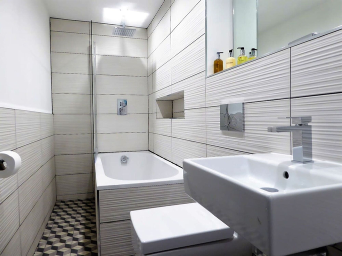 Bathroom, Coach House Stables in Leeds, Leeds