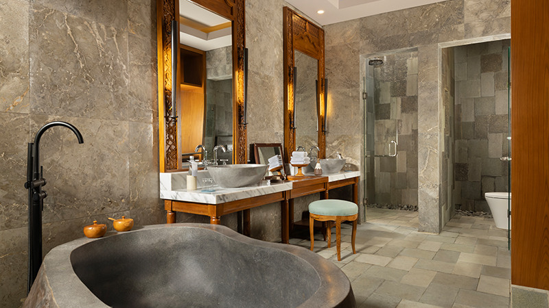 Bathroom 10