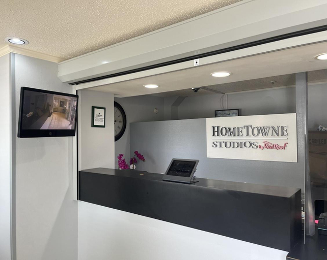 Public Area 2, HomeTowne Studios & Suites by Red Roof Greensboro, Guilford