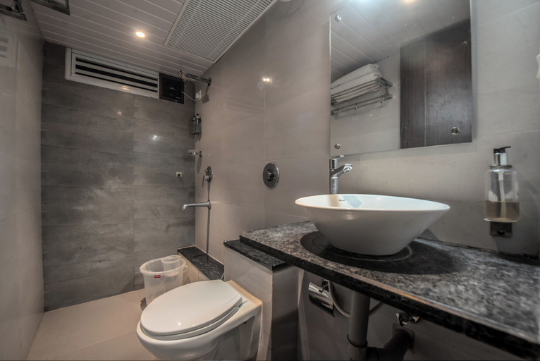 Bathroom 4, Hotel Shoolin Grand , Dakshina Kannada