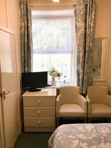 Bedroom, Elerkey Guest House, Cornwall