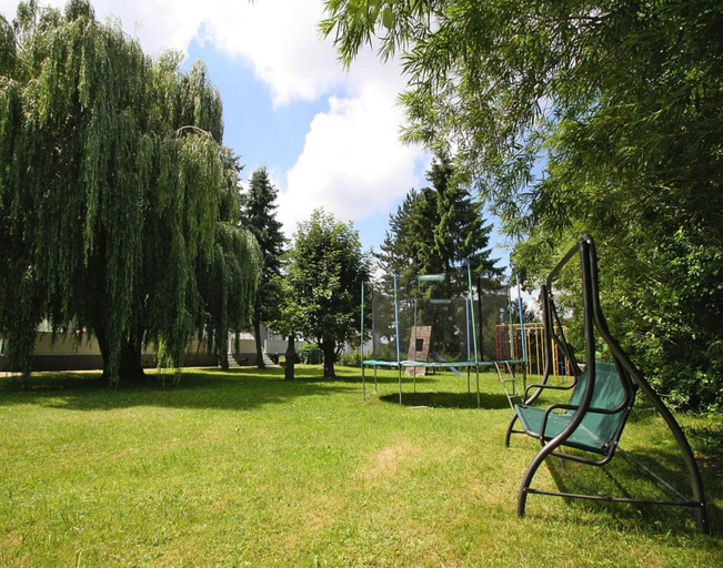 Garden, Wohnung mit Terrasse in Sommersdorf, Mecklenburgische Seenplatte
