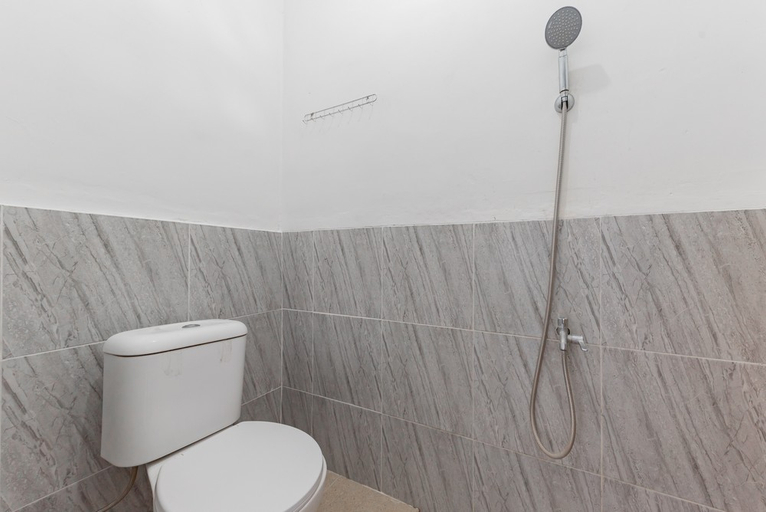 Bathroom 3, RedDoorz @ Kubu Selem Palapa Lampung, Bandar Lampung