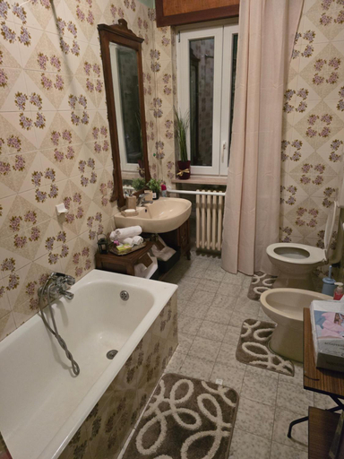 Bathroom 3, Villa sangermano, Vercelli