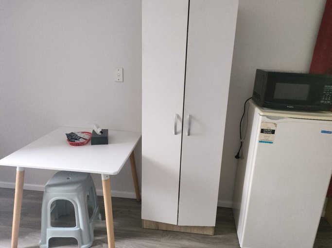 Others 5, 1 Double and 1 sofa bed  Garden Chalet B, Waitakere