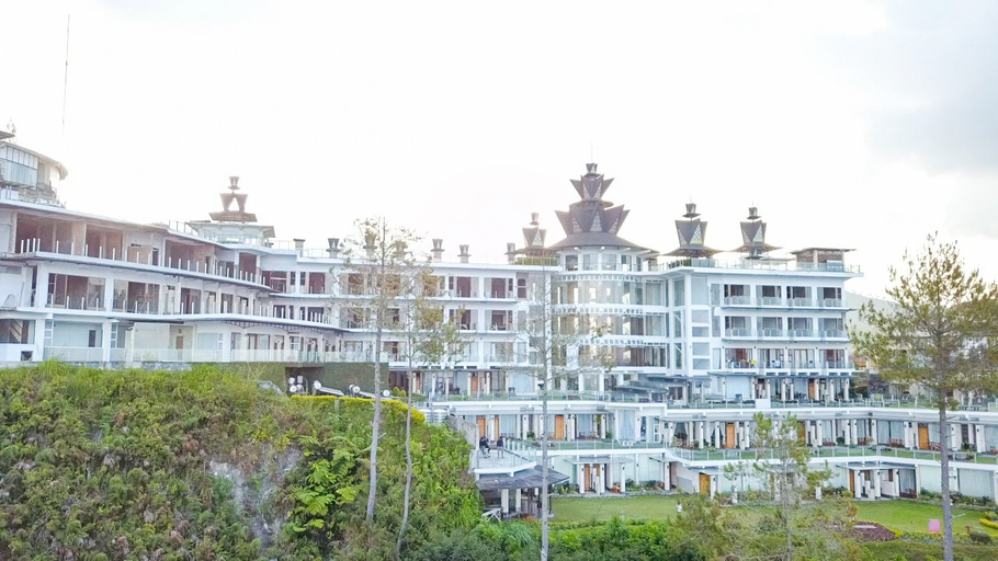 Exterior 10