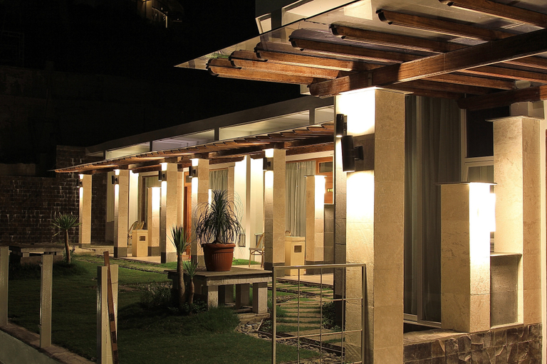 Exterior 11