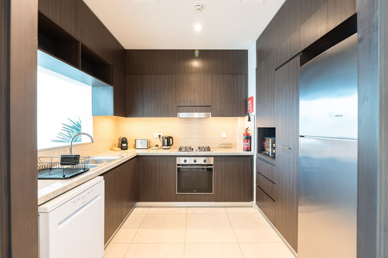 Room 5, Downtown Escape Lush 2BR w Burj Khalifa View, Dubai