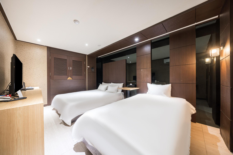Bedroom 8