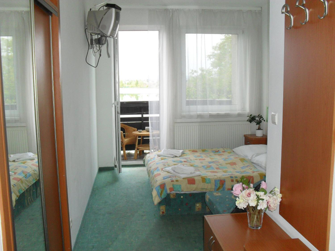 Others 3, Hotel Fortuna, Senec