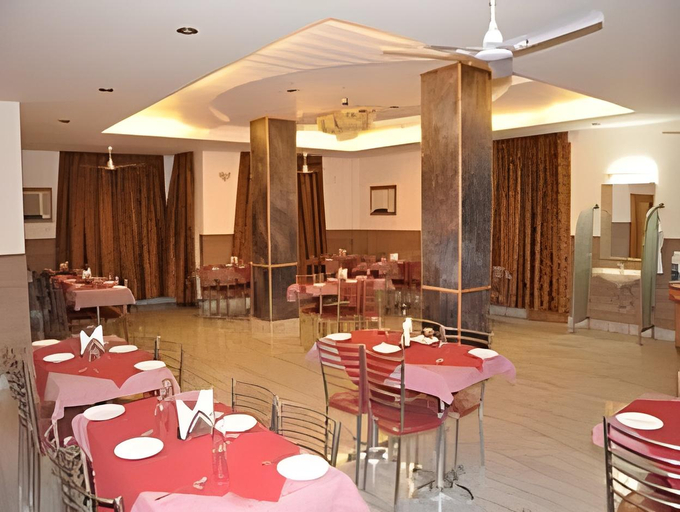 Food & Drinks 4, Hotel Vishal, Reasi