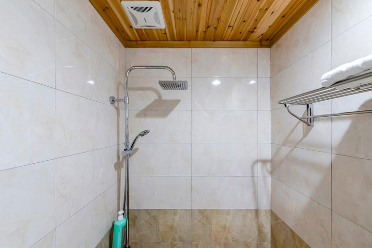 Bathroom 5, Green House, Nantou