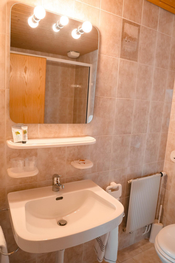 Bathroom 4, Parkhotel Beatenberg, Interlaken