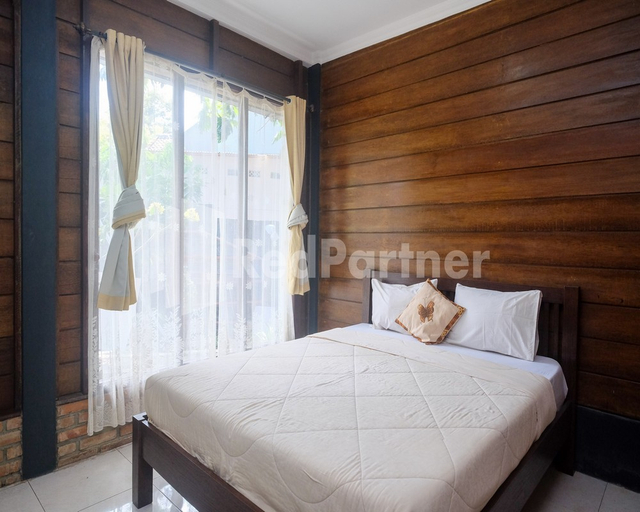 Bedroom 2, Kebon Krapyak Cottage Syariah RedPartner near Stadion Maguwoharjo, Sleman
