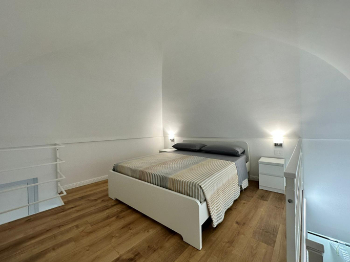 Others 4, Hary Home Exclusive Rooms, Brindisi