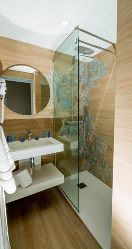 Bathroom 4, Logis Hôtel de France - Face à la Mer, Finistère