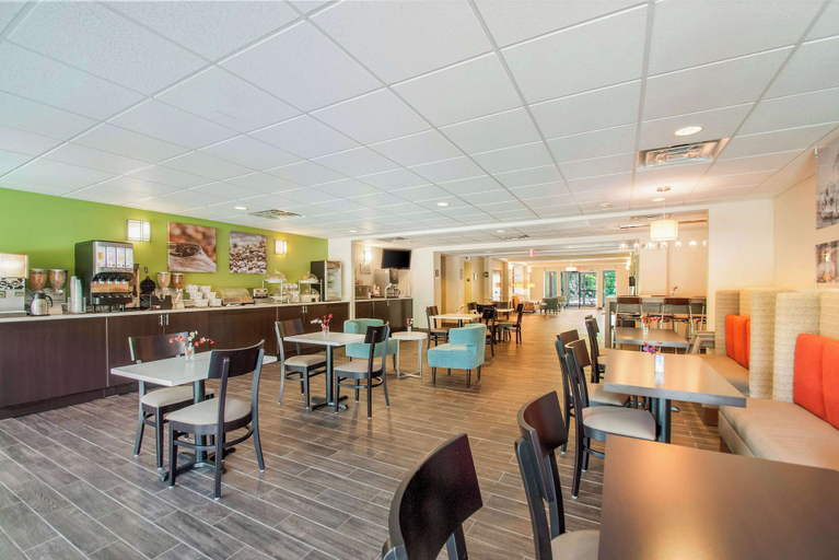 Food & Drinks 5, Sleep Inn & Suites Dover University Area, Kent