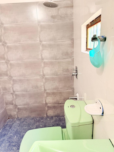 Bathroom, Frangipani Beach Villa, Tangalle