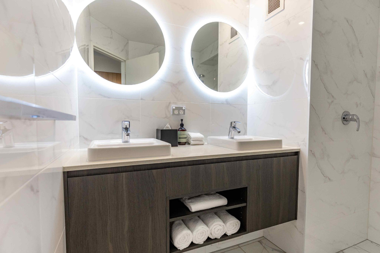 Bathroom 13