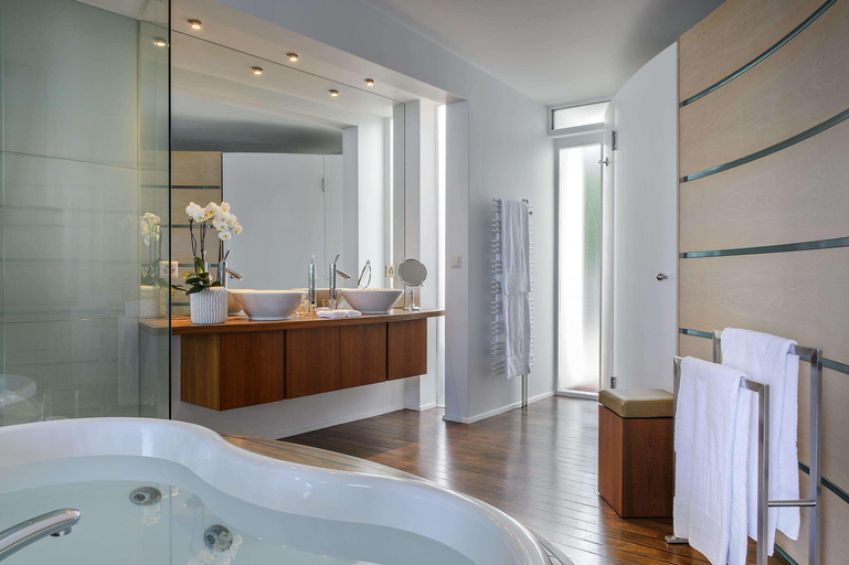 Bathroom 4, Palafitte, Neuchâtel