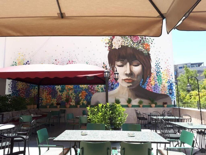 Food & Drinks 5, Ederlezi Zoubourlou Aparthotel, Attica