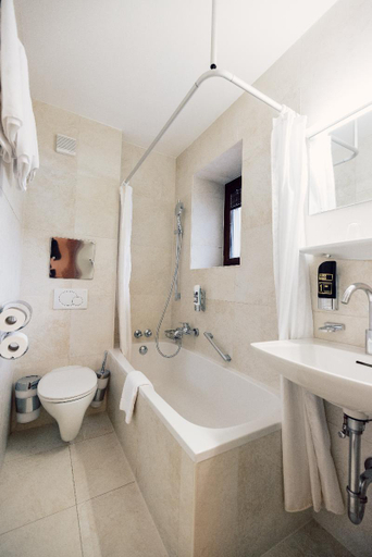 Bathroom 4, Bon Alpina, Innsbruck
