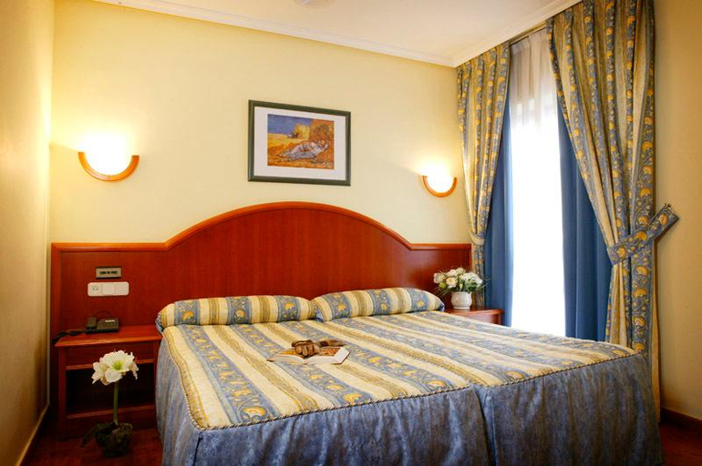 Bedroom 3, Hotel - Apartamentos Pena Santa, Asturias