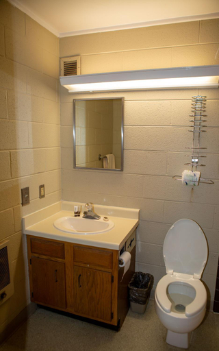 Bathroom 3, Hillside Lodge, Haywood