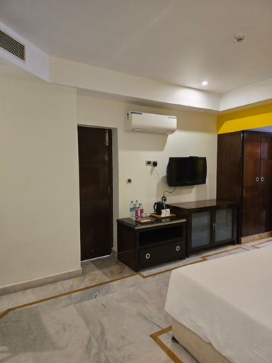Bedroom 3, Royal Orchid Central Kireeti Hampi, Bellary