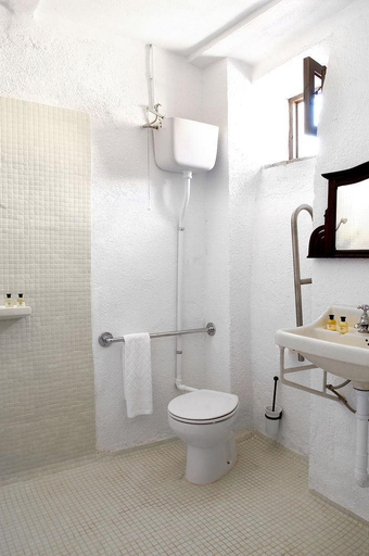 Bathroom 3, Cortijo del Marques Manor House, Granada