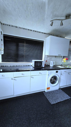 Kitchen, Ritchie Guest House, Wigan