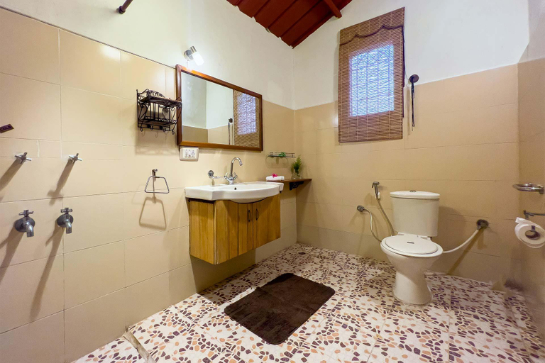 Bathroom 4, StayVista at Firefly By The River with Breakfast, Kodagu