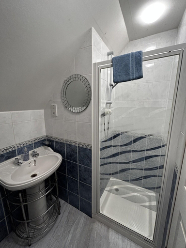 Bathroom 4, Acer Lodge Guest House, Edinburgh