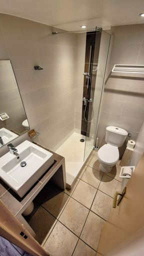 Bathroom 3, Hôtel Le Maritime, Pyrénées-Orientales