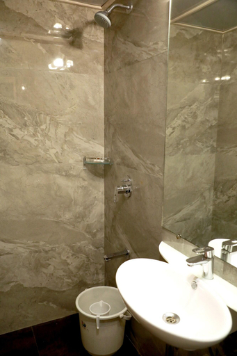 Bathroom 4, Hotel Lords Mumbai, Mumbai City