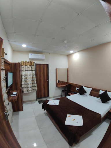 Bedroom 2, hotel samruddhi residensy, Jamnagar