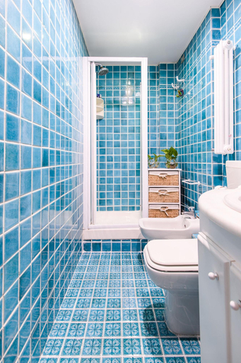 Bathroom 5, Casa Valeria, Napoli