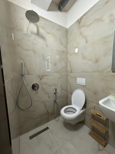 Bathroom, Guni Inn, Krujës