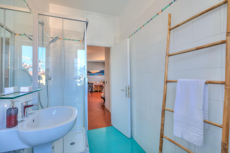 Bathroom 3, Casa al Cor Apartments, Trento