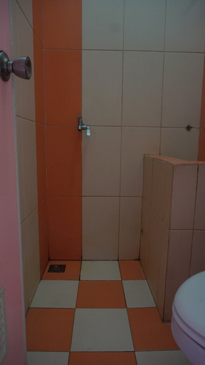 Bathroom 15