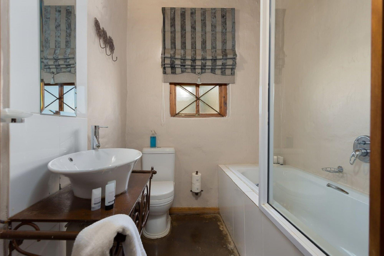 Bathroom 4, Monte Bello Estate, Mangaung