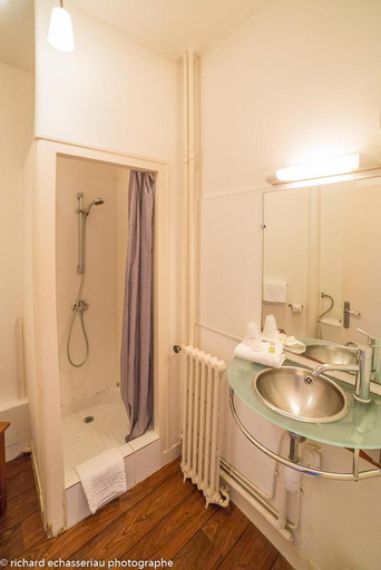 Bathroom 3, Hotel de la Vendee, Vendée