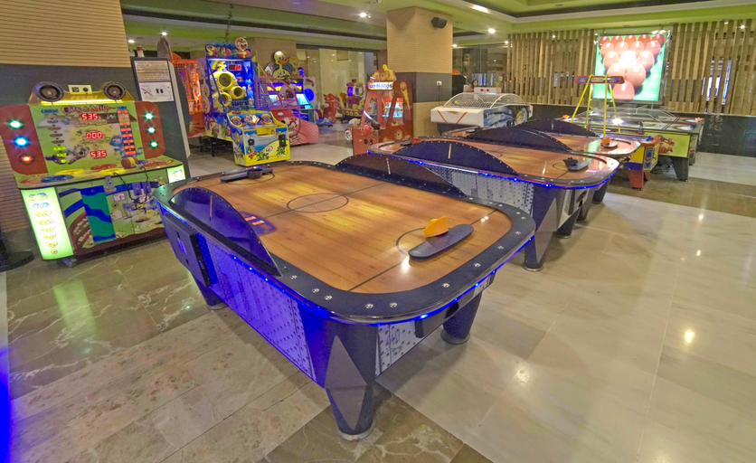 Food & Drinks 5, Holiday World Resort Affiliated by Melia , Málaga