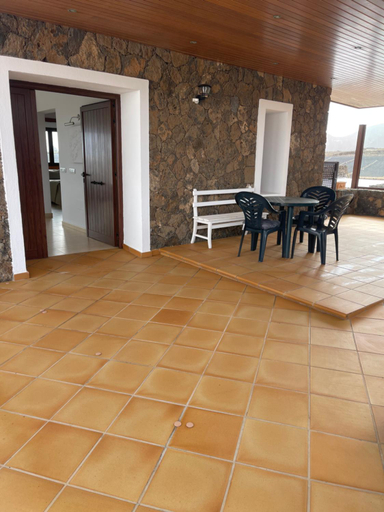 Others 3, Villa Timanfaya, Las Palmas