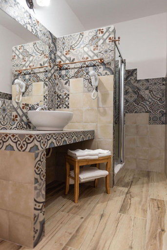 Bathroom 5, Sisula Country Hotel Spa, Nuoro