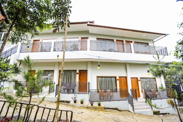 Exterior 9