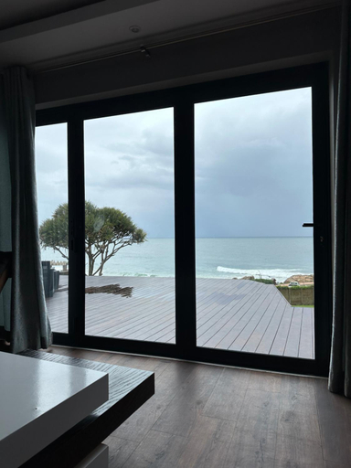 Others 3, Beach House Margate, Ugu
