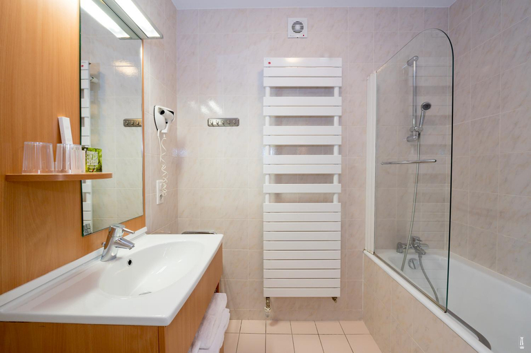 Bathroom 4, Logis Hotel Des Lacs, Vosges