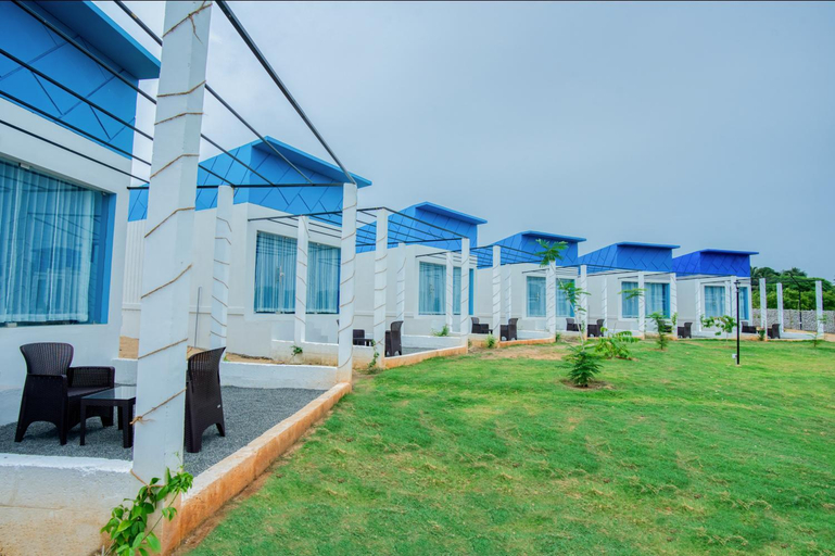 Exterior 4