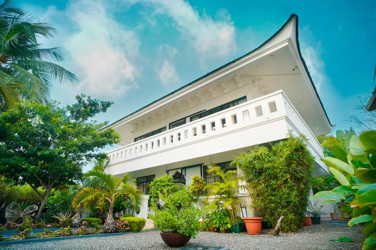 Exterior 6